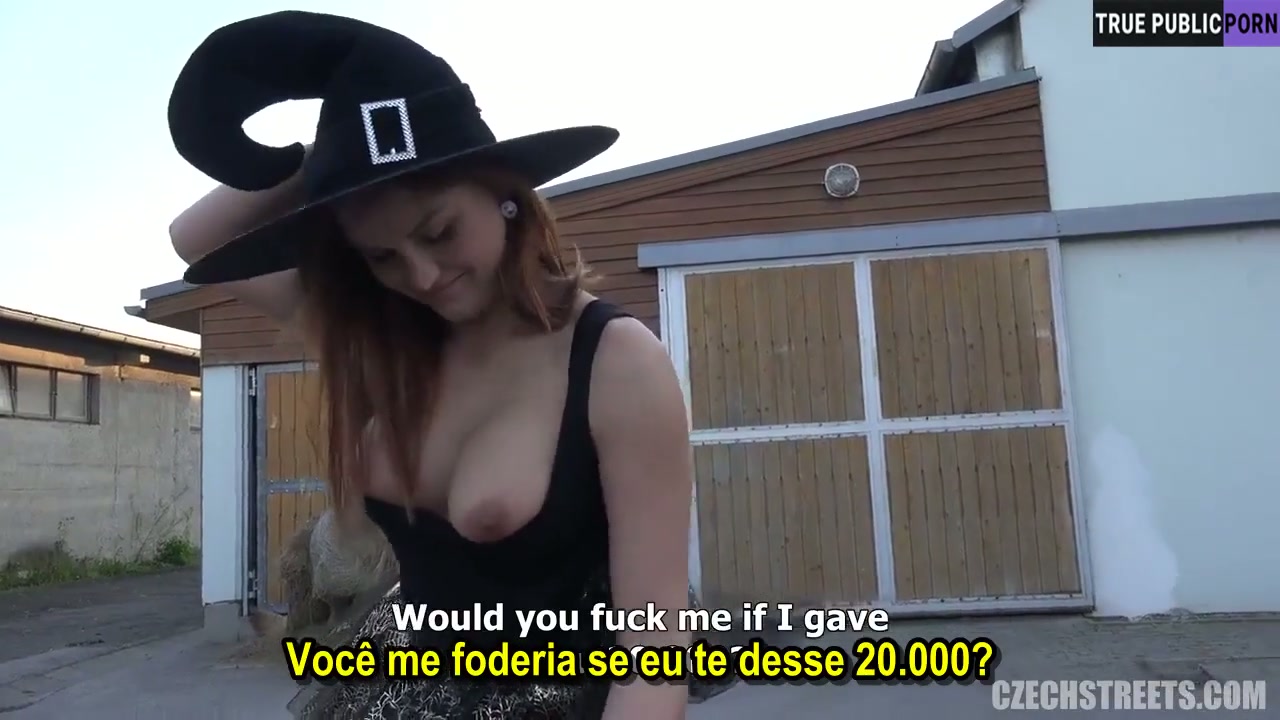 Safado fodendo a amiga gostosa na festa a fantasia